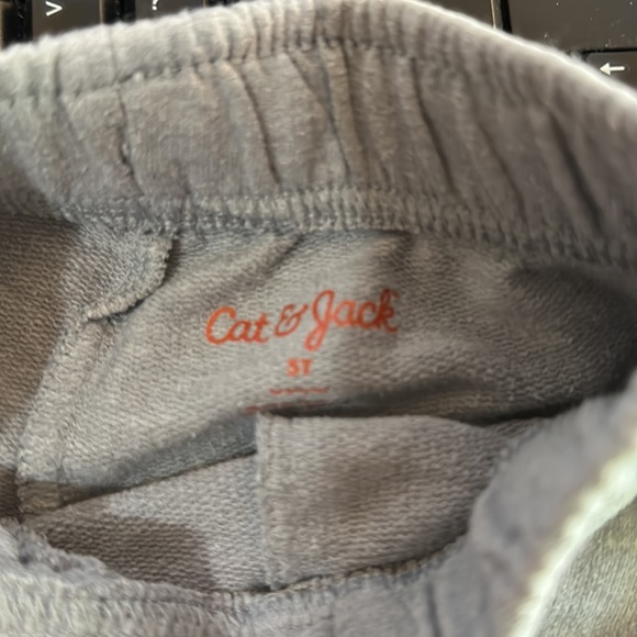 Gray drawstring shorts - Picture 2 of 2